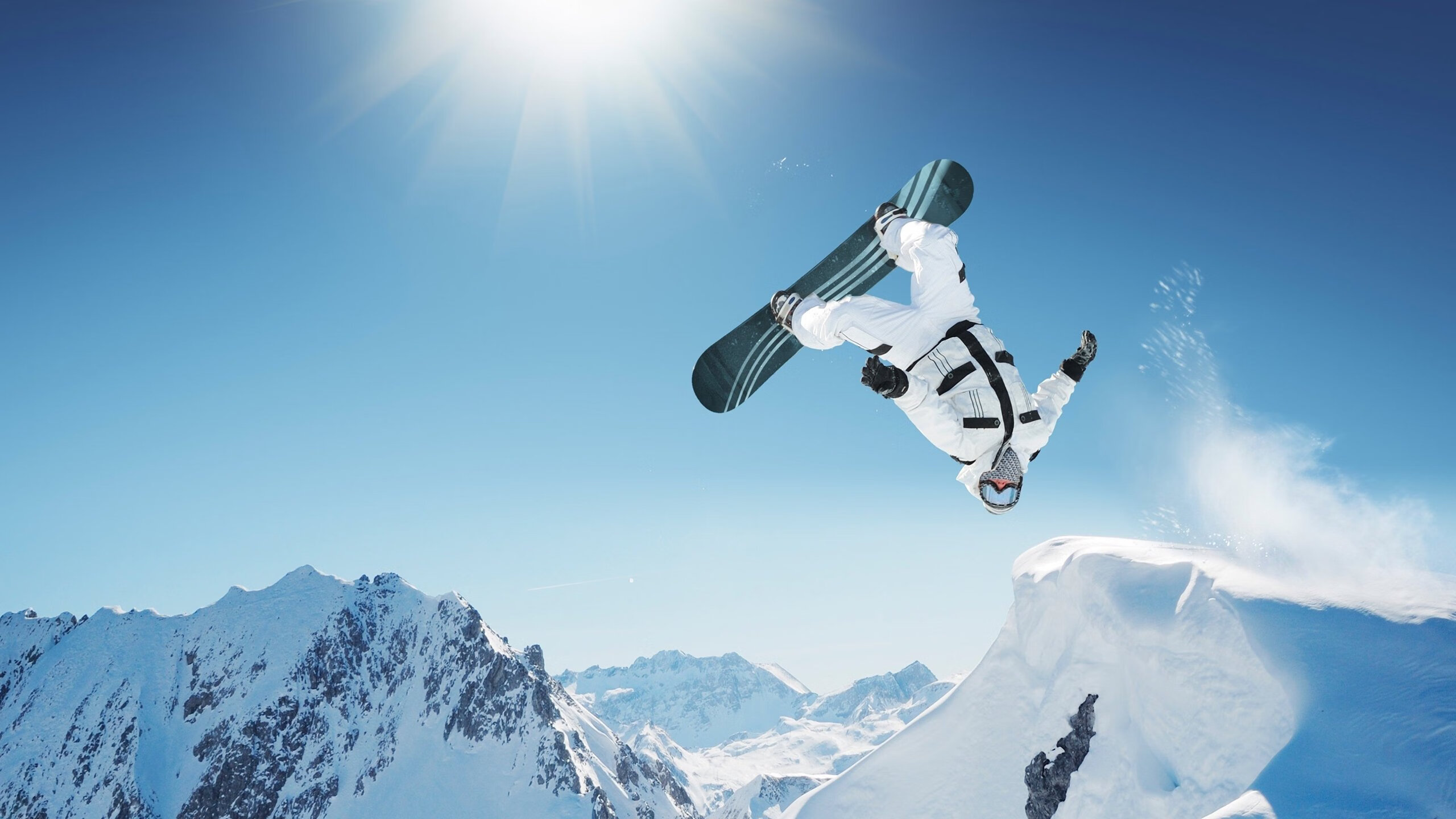 三大体育巨头同日官宣新动向